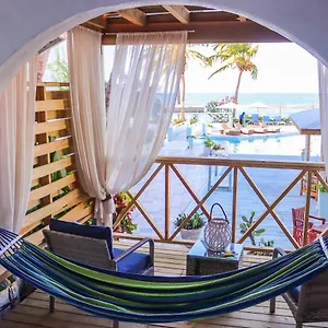 Hotel Ocean Point & Adults Only, St. John's